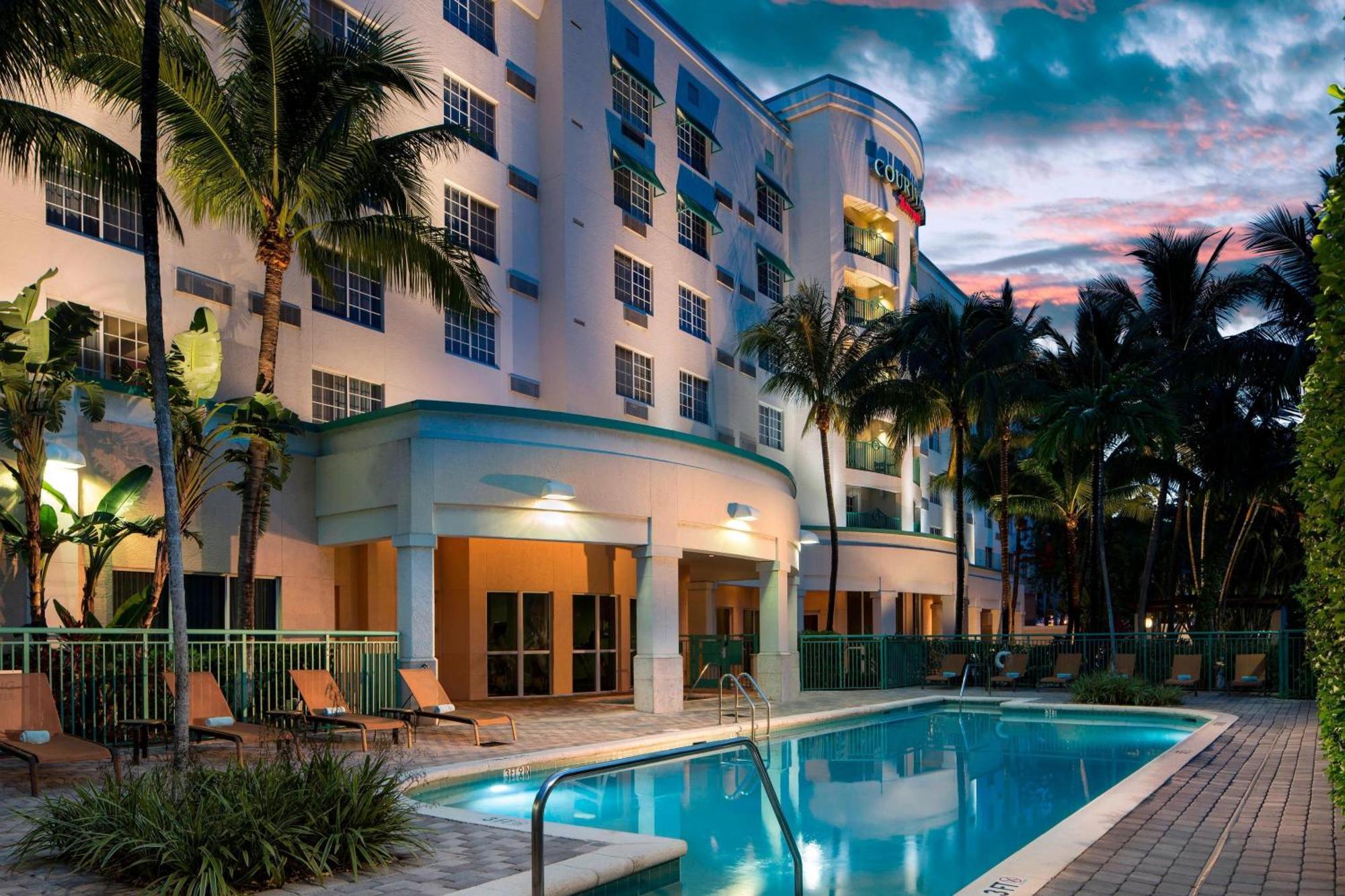 Courtyard By Marriott Fort Lauderdale Airport & Cruise Port Dania Beach Dış mekan fotoğraf