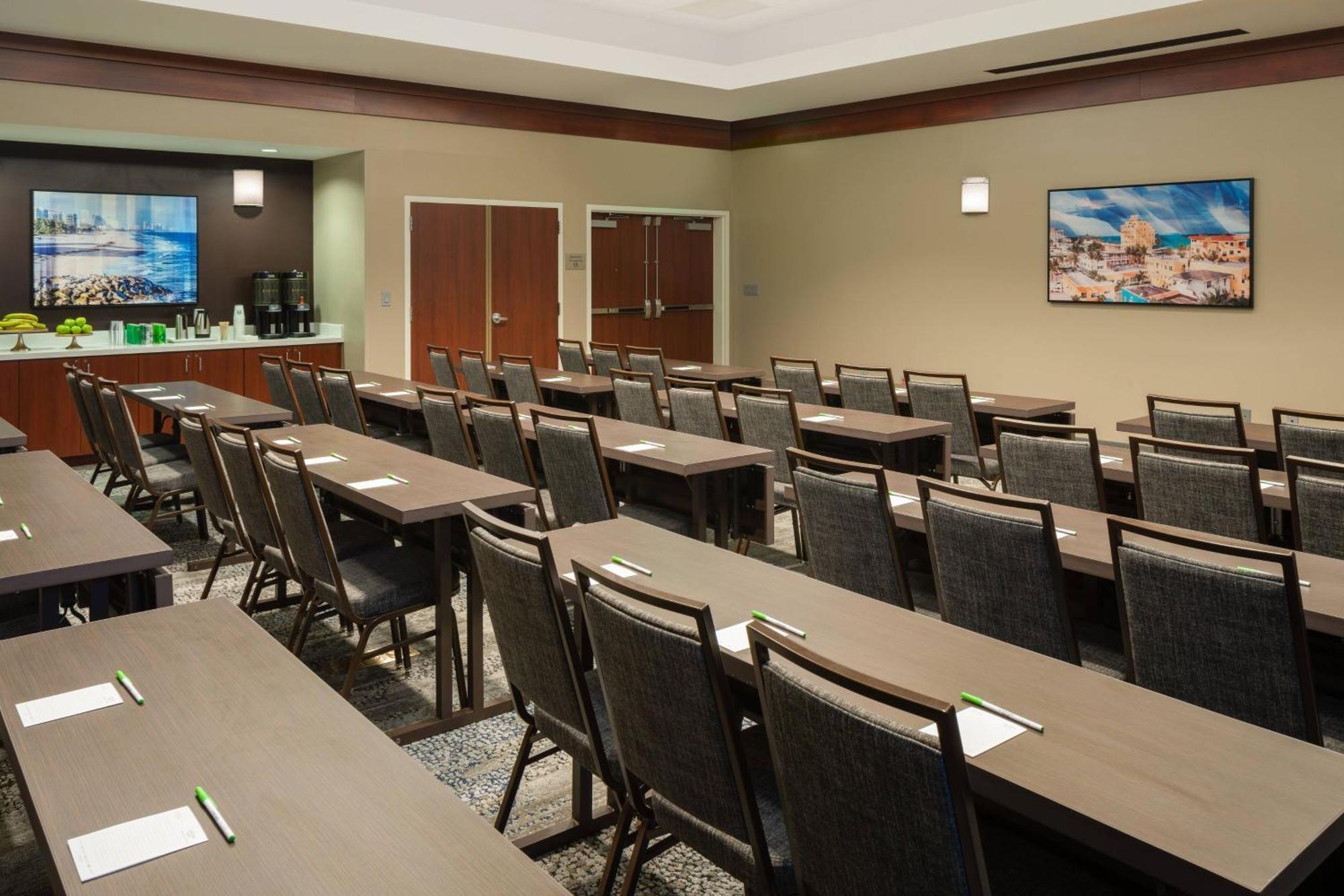 Courtyard By Marriott Fort Lauderdale Airport & Cruise Port Dania Beach Dış mekan fotoğraf