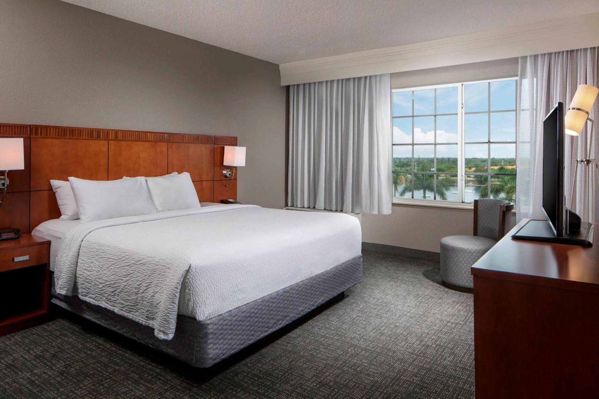 Courtyard By Marriott Fort Lauderdale Airport & Cruise Port Dania Beach Dış mekan fotoğraf