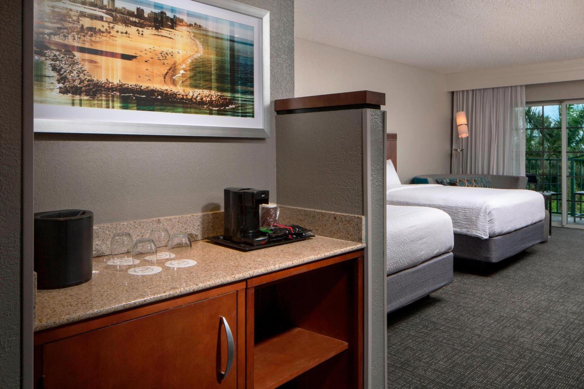 Courtyard By Marriott Fort Lauderdale Airport & Cruise Port Dania Beach Dış mekan fotoğraf