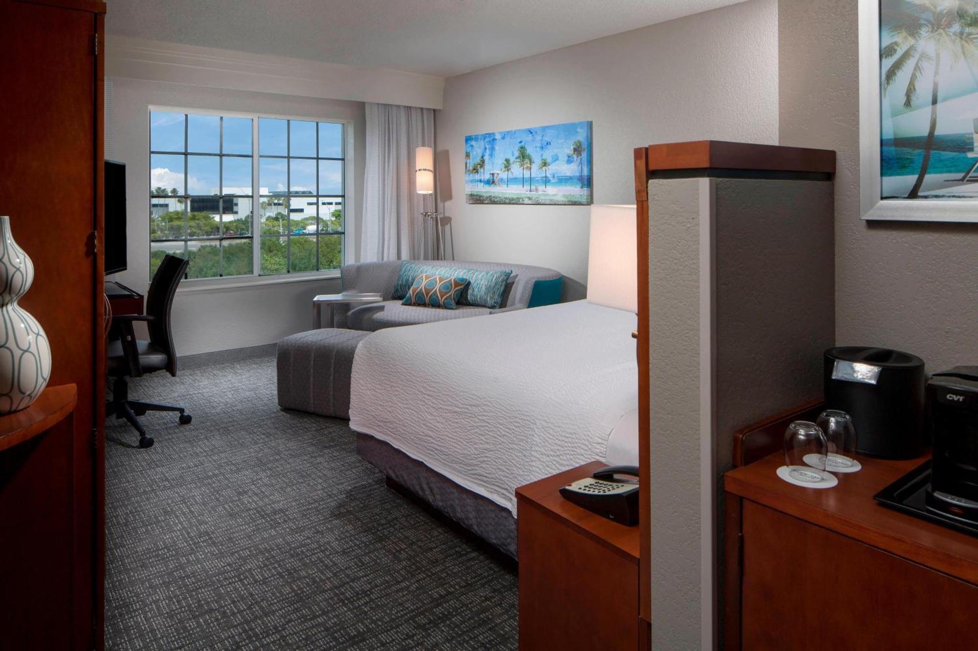 Courtyard By Marriott Fort Lauderdale Airport & Cruise Port Dania Beach Dış mekan fotoğraf