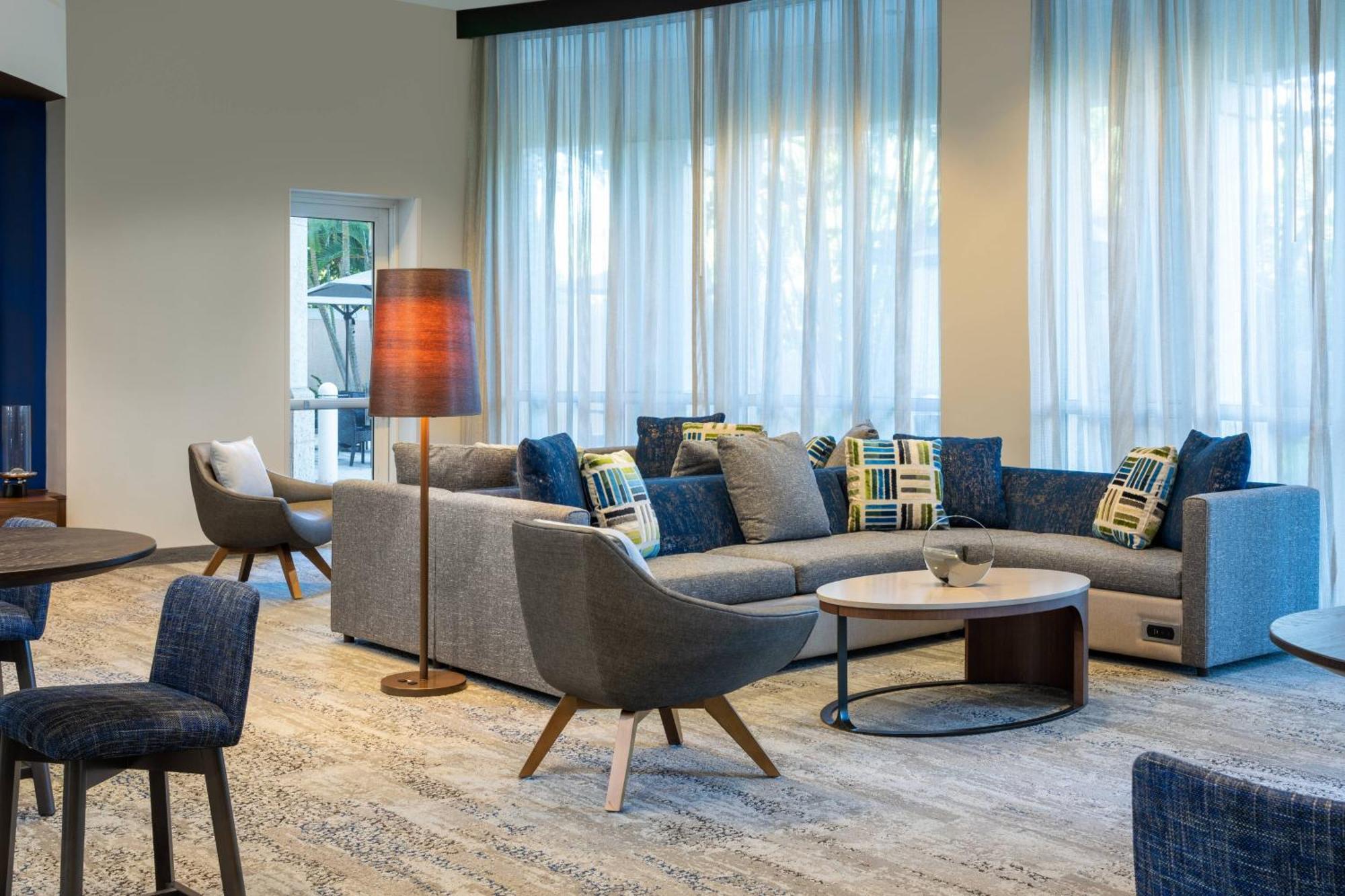 Courtyard By Marriott Fort Lauderdale Airport & Cruise Port Dania Beach Dış mekan fotoğraf