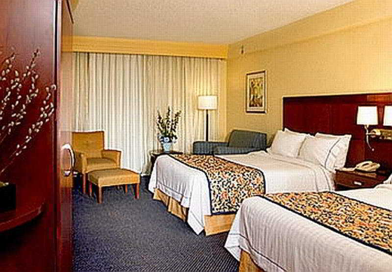 Courtyard By Marriott Fort Lauderdale Airport & Cruise Port Dania Beach Oda fotoğraf