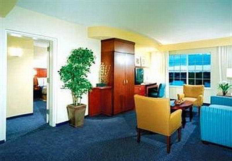 Courtyard By Marriott Fort Lauderdale Airport & Cruise Port Dania Beach Oda fotoğraf