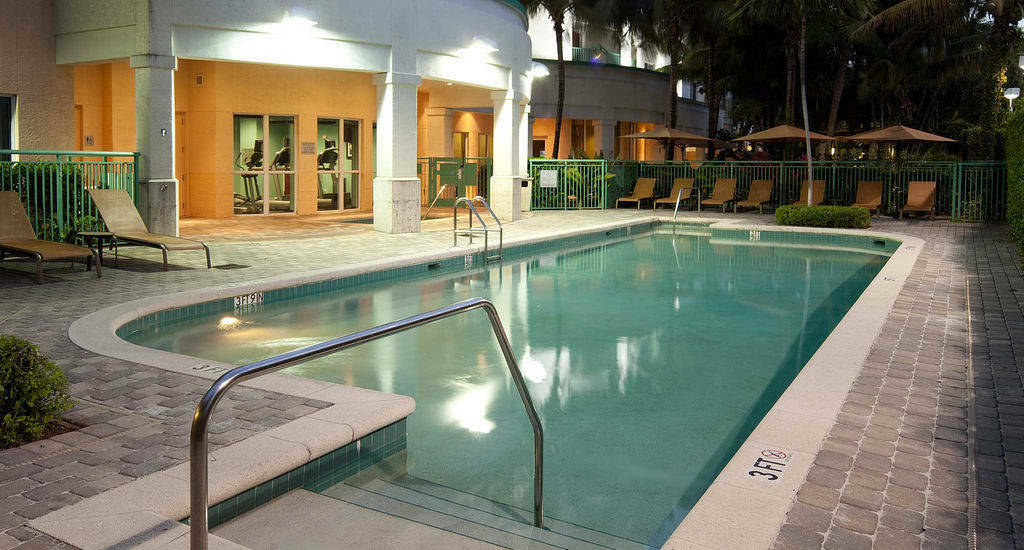 Courtyard By Marriott Fort Lauderdale Airport & Cruise Port Dania Beach Dış mekan fotoğraf